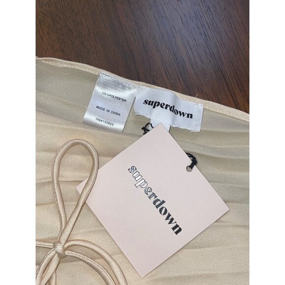 superdown Ivy Halter Top in Champagne Medium New NWOT - Picture 8 of 12